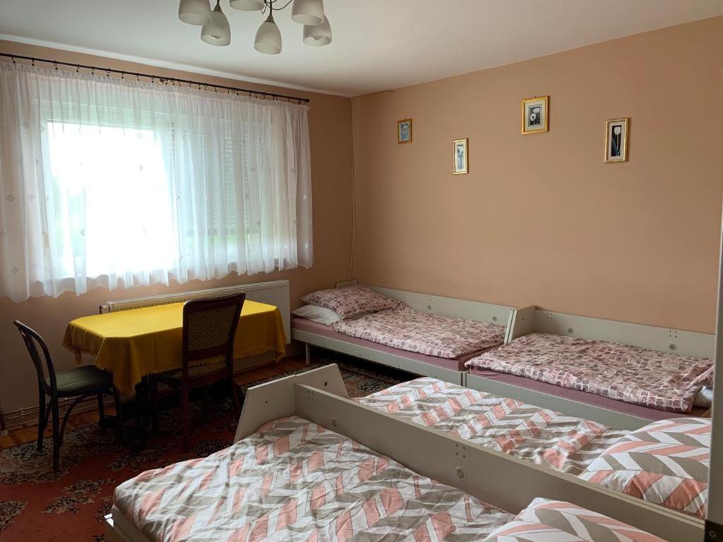 Noclegi Nowogrodziec Esterno foto